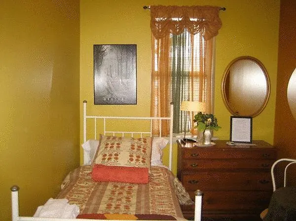 Bronx Guest House New York 2*,